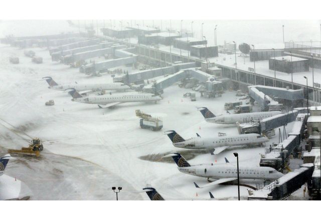 Парализирани заради снежни бури летища в САЩ