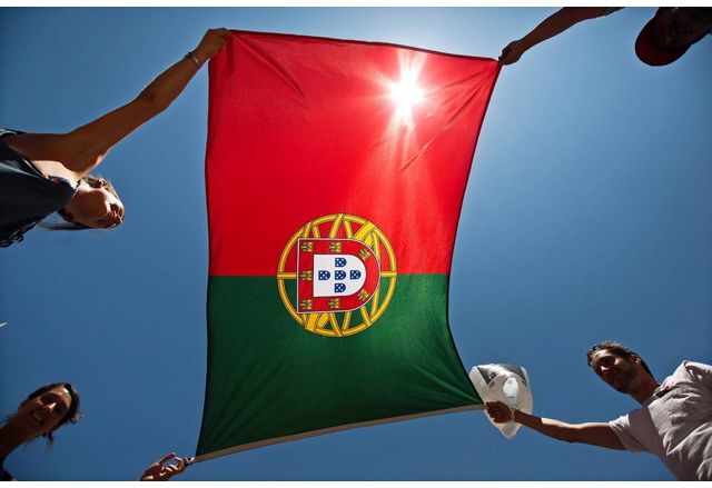Португалската дясноцентристка коалиция Демократичен съюз вероятно ще спечели парламентарните избори