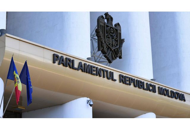 Парламентът на Молдова предприе вчера стъпки забраняващи участието на членове