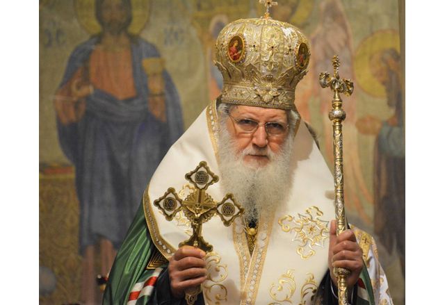 Българският патриарх Неофит е претърпял инцидент този следобед съобщиха от