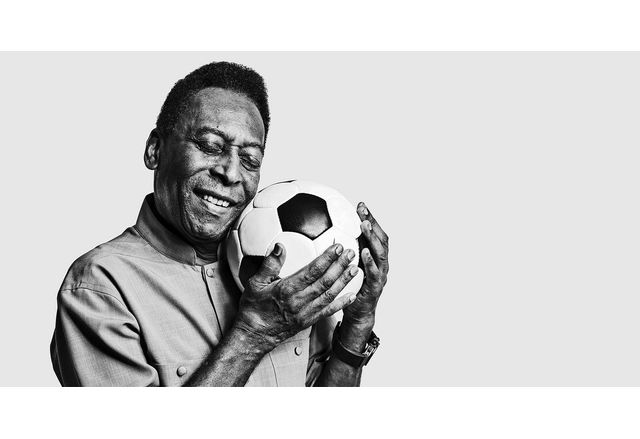 Бразилската футболна легенда Пеле почина на 82 годишна възраст в болница