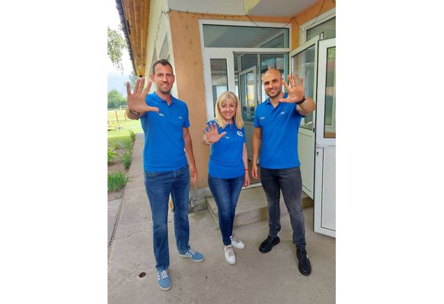 Петя Аврамова и кандидати за народни представители от коалицията ГЕРБ-СДС
