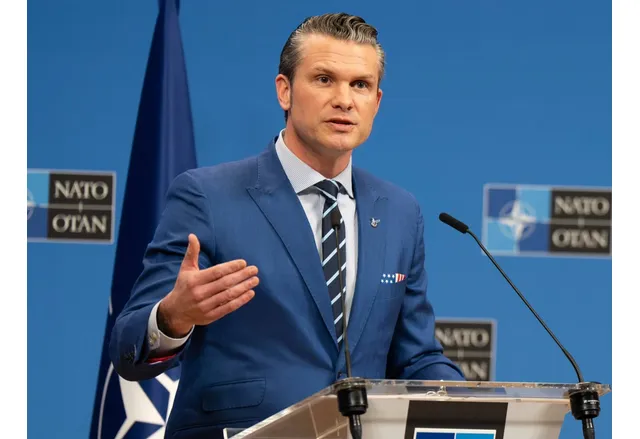 Секретарят на Пентагона Пийт Хегсет поиска уволнението на Кристофър Каволи