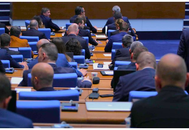 Първият вот на недоверие към кабинета Желязков – за несправяне