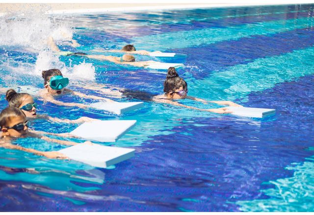 Започна първата смяна от плувните курсове за ученици от I