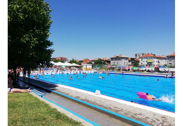 Плувният басейн в Асеновград