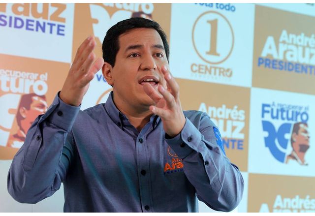 Победителят на първия тур на президентските избори в Еквадор Андрес Араус