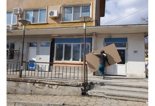 Подновиха ремонта на Центъра за спешна медицинска помощ в Твърдица