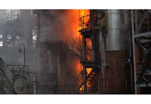 Пожар в руска рафинерия (снимката е илюстративна)