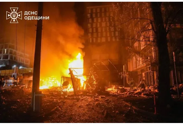 Пожари след руските терористични удари срещу Одеса