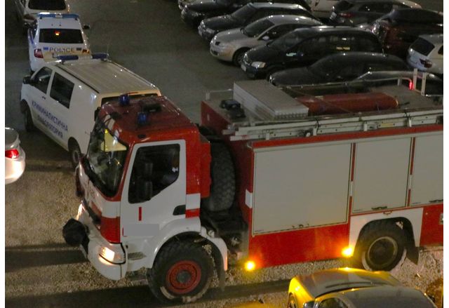 При пожари през изминалото денонощие са пострадали трима души а