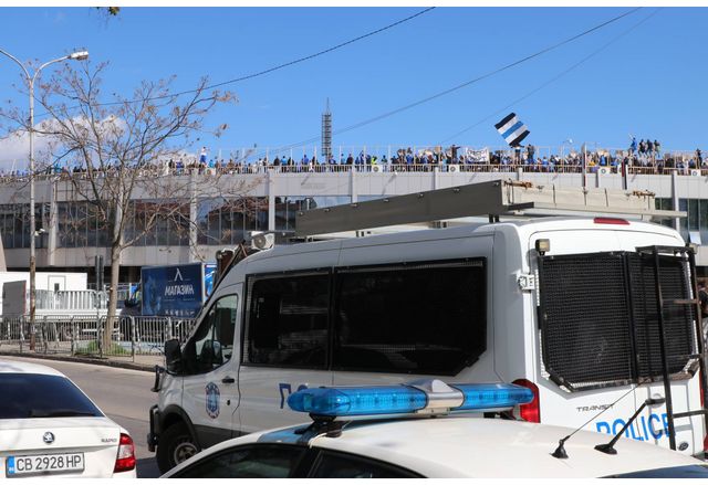 Столичната полиция е заловила солидни количества пиротехника преди футболното дерби