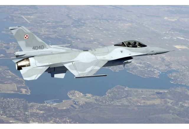 Полски F-16