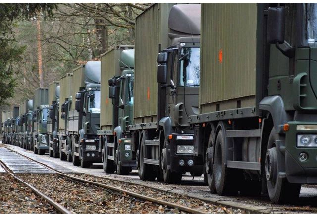 Полша изпрати в Украйна конвой от камиони натоварени с боеприпаси