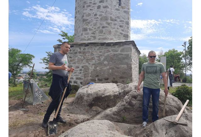 Почистване на Дановия хълм