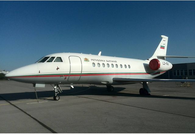 Възлагам на ръководството на Държавния авиационен оператор правителственият самолет Фалкон