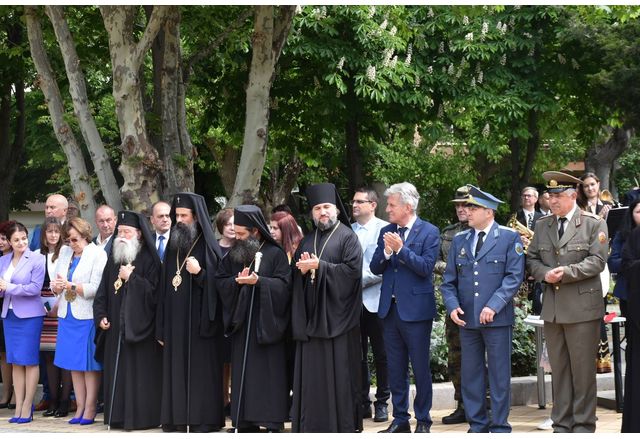 Празникът на Ловеч е наситен с тържествени изяви и концерти