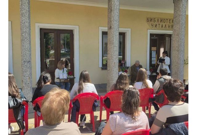 "Живите книги на Оряхово" разлистиха своите истории в празничния ден на словото и духовността