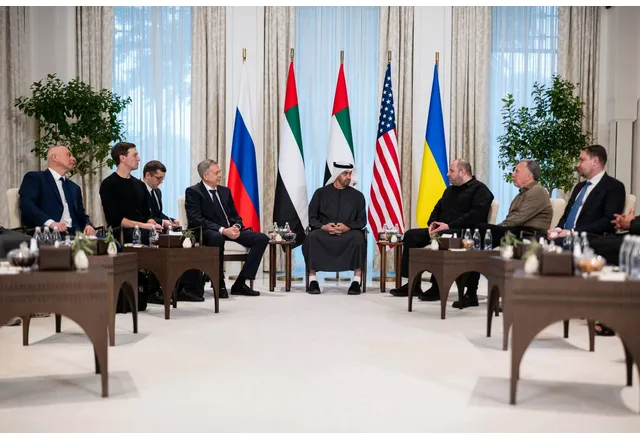 По време на разговорите между украинската американската и руската делегации