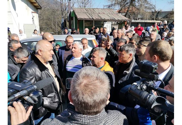 Председателят на ПП ГЕРБ  Борисов в село Света Петка