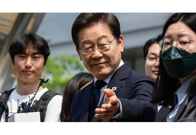 И Дже мьон положи клетва като президент на Южна Корея в