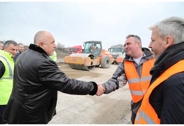 Премиерът Борисов инспектира ремонта на 17-километров участък от АМ Тракия