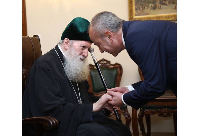 Премиерът Гълъб Донев се срещна с Патриарх Неофит 
