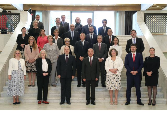 Министър председателят Гълъб Донев проведе работна среща с посланиците от страните