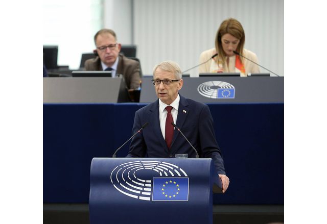Премиерът Денков по време на дебатите с евродепутатите в Европейския парламент 