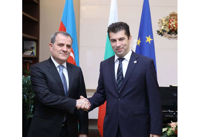 Премиерът Кирил Петков проведе среща с външния министър на Азербайджан Джейхун Байрамов