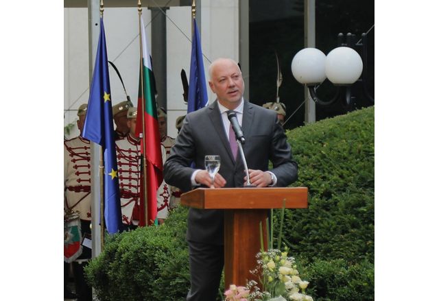 Демокрацията върховенството на правото и зачитането на човешките права са