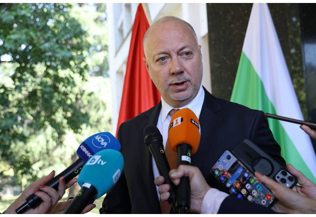 Във втория ден от официалното си посещение в Черна гора