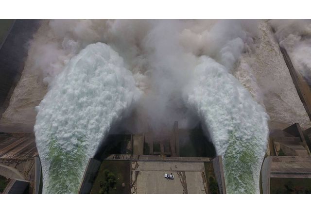 Във връзка с усложнената метеорологична обстановка и прогнозираните от НИМХ