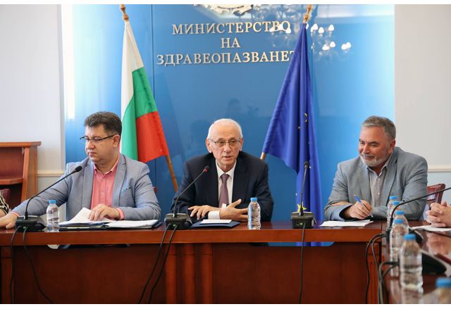 Пресконференция на министъра на здравеопазването доц. Силви Кирилов