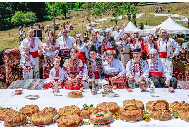 Пресъздаването на автентичната Северняшка сватба във Враца започна с обичая