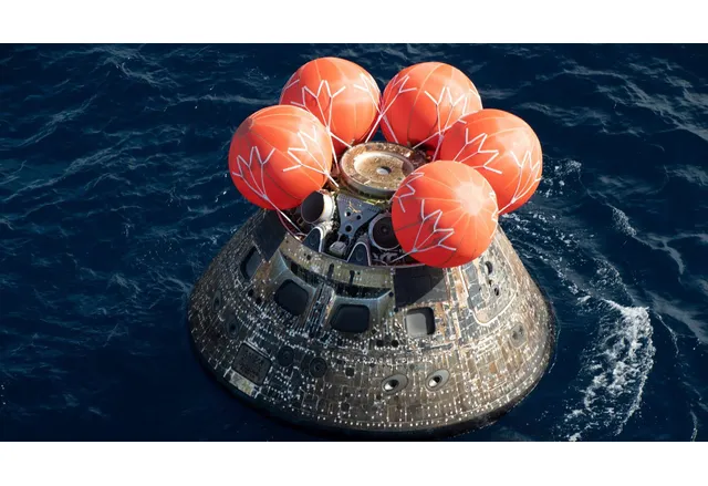 Приводнената капсула на "Артемис 2"