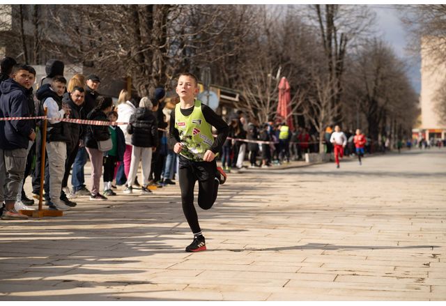 206 атлети от 18 спортни клуба от цялата страна взеха