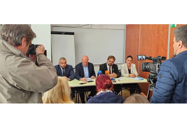 Четирима обвиняеми за участие в организирана престъпна група за извършване на строителни измами в област Варна и в страната 