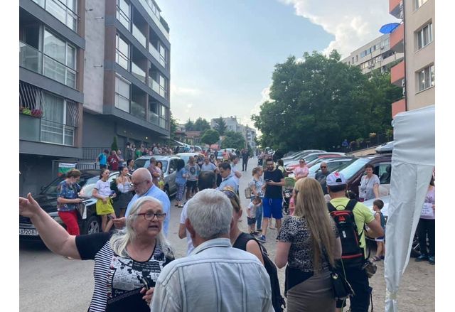 Жители на столичния квартал Овча купел на протест Причината