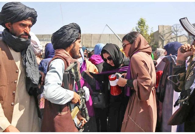 Протест на жени в Афганистан