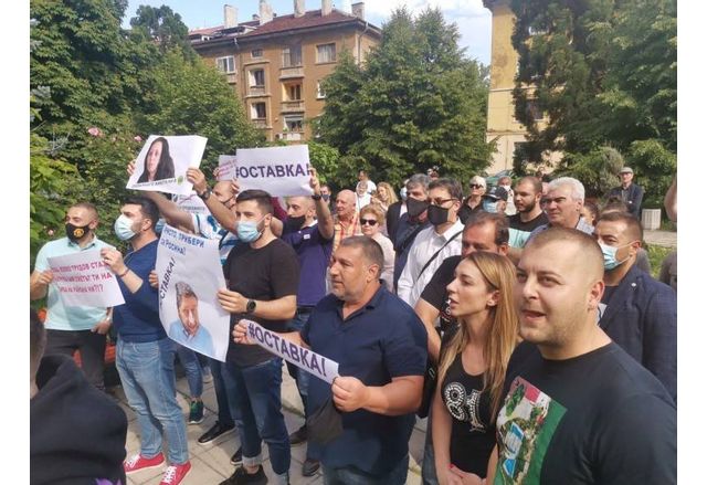 Протест срещу кметицата на район Красно село Росина Станиславова