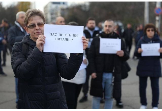 Протестиращи жители на кварталите Хаджи Димитър и Сухата река блокираха