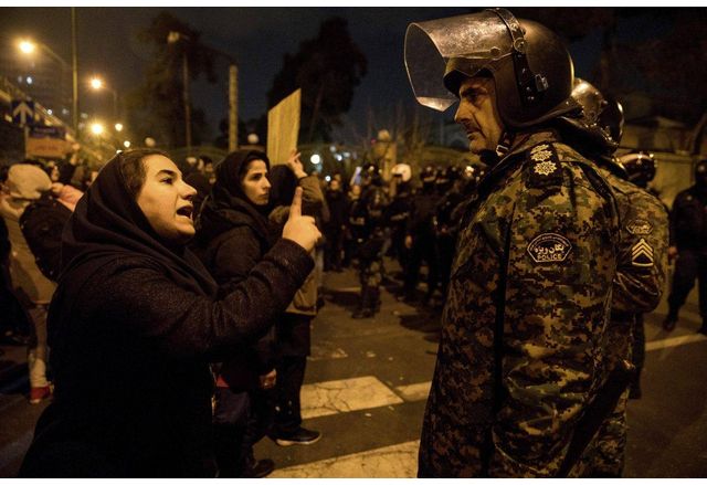 Протести в Иран