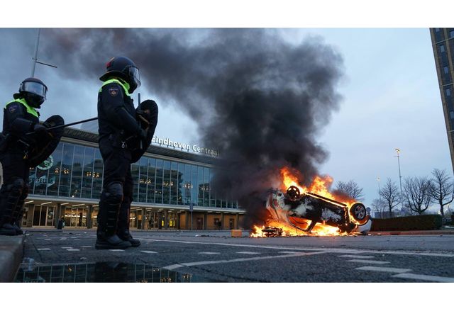 Протести в Нидерландия против нови ковид мерки
