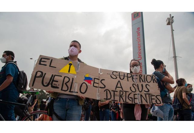 Протести срещу данъчната реформа в Колумбия