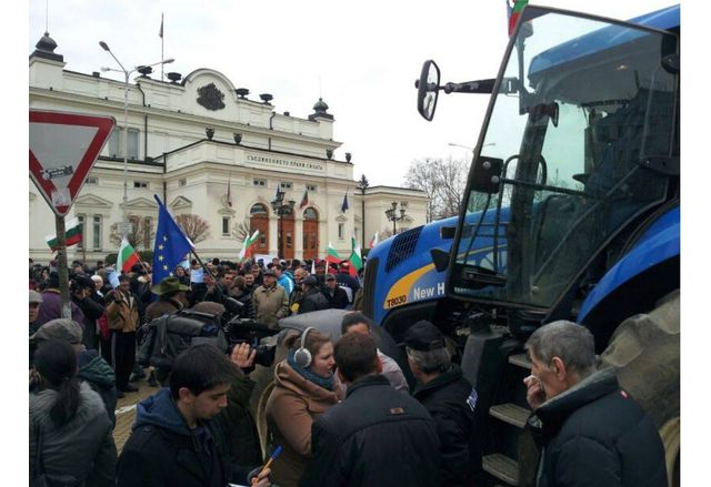 Протестиращи селскостопански производители