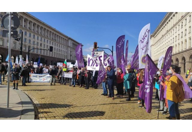 Протестът срещу скъпия ток