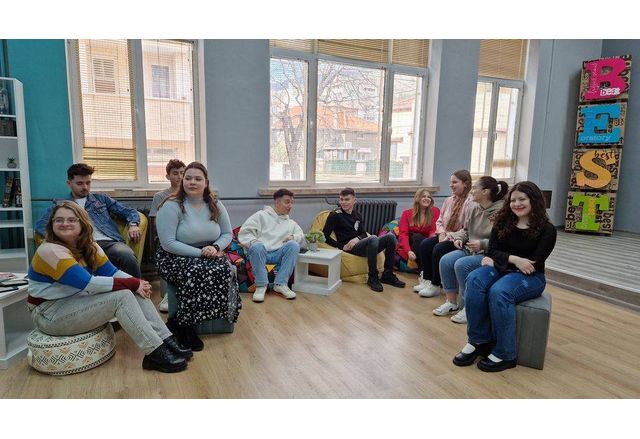 Профилираната гимназия с преподаване на западни езици "Захарий Стоянов" в Сливен