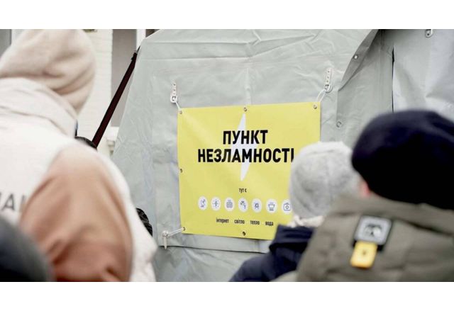 Лариса Денисенко е украинска писателка журналистка и правозащитничка Баба ми често