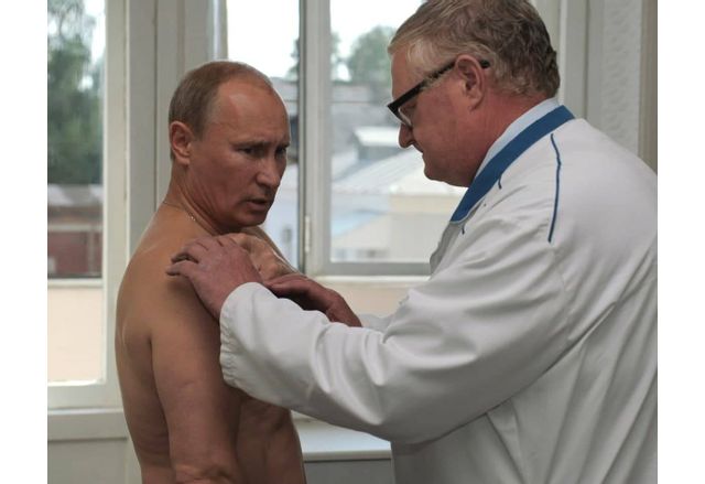 Путин по време на медицински преглед